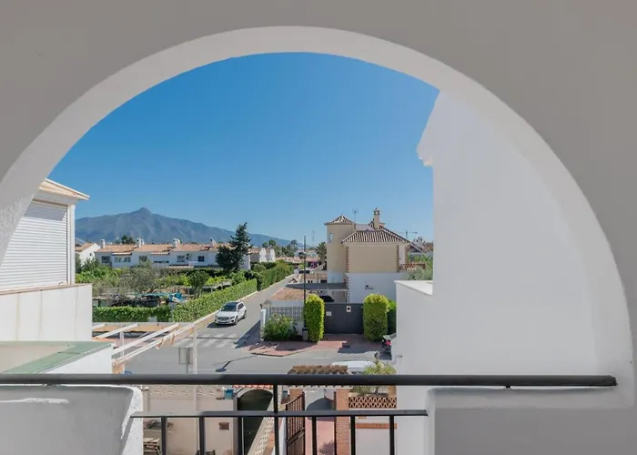 Angeles Front
